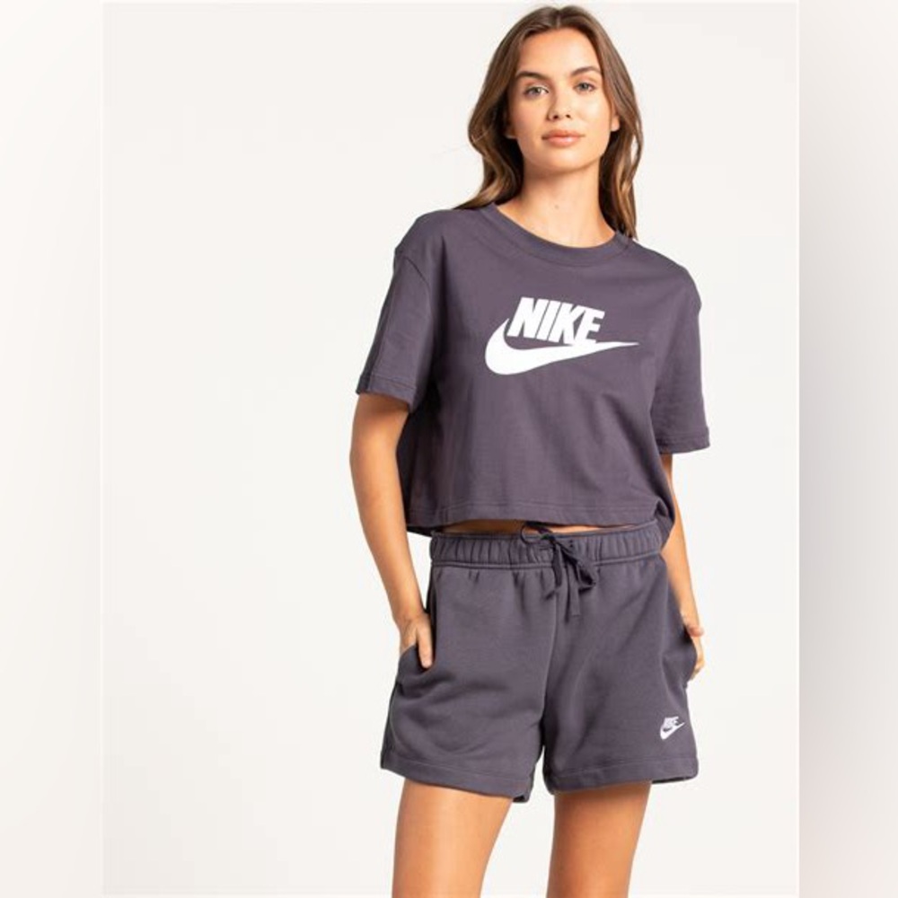 Nike Essential Black Mid-rise Fleece Shorts - XS